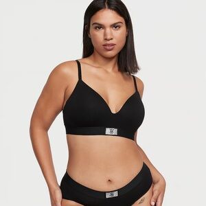 Victoria Secret Shine Patch T-Shirt‎ Wireless Bra